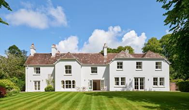 Lulworth Holiday Cottages - The Lindens