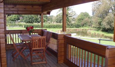 Whistley Farm Holiday Accommodation - Scandinavian Lodge Veranda
