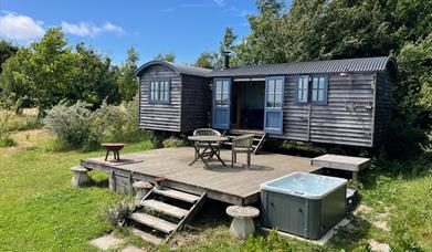 Dorset Forest Garden - Novelist Self Catering with hot tub