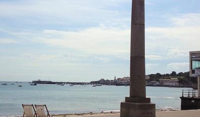 Obelisk: John Mowlem 
(Shore Road, Seafront)