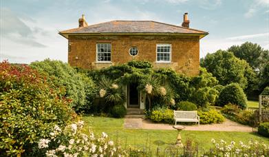 Crepe Farmhouse