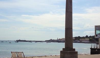 Obelisk: John Mowlem
(Shore Road, Seafront)